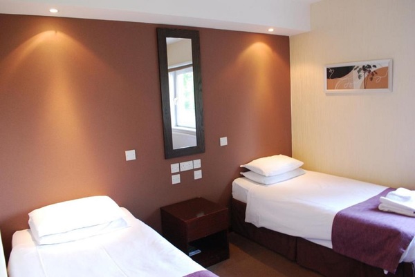 Twin Room Photo 2